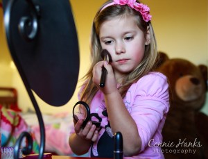 Connie Hanks Photography // ClickyChickCreates.com // “wanna play beauty salon?”
