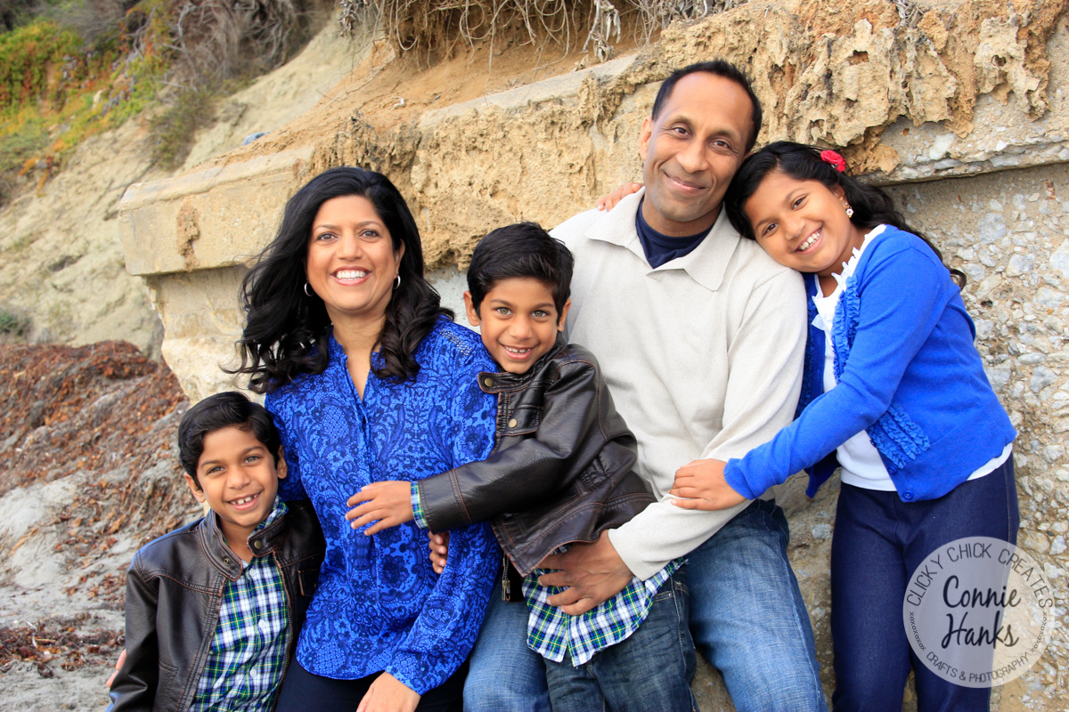 Connie Hanks Photography // ClickyChickCreates.com // family of five, family photo, beach, cuddle, love