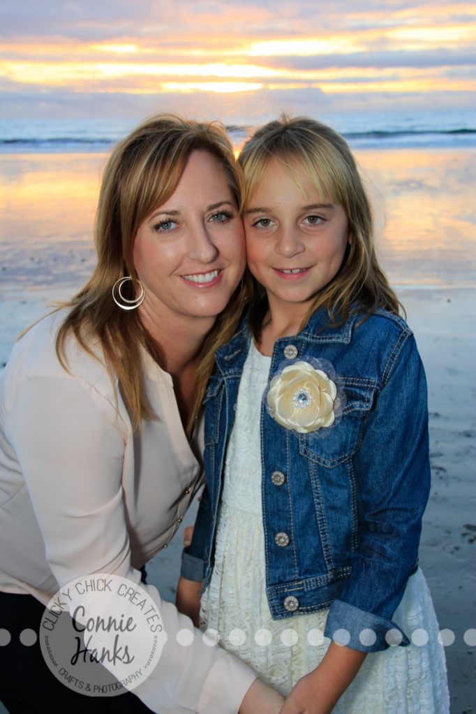 Connie Hanks Photography // ClickyChickCreates.com // family photos at the beach, mother and daughters