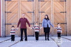 Connie Hanks Photography // ClickyChickCreates.com // M family sneak peek, trains, 3 boys, wreath, Christmas, family photos