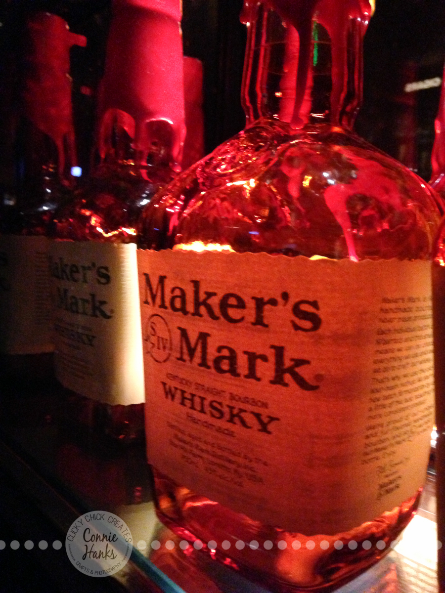 Connie Hanks Photography // ClickyChickCreates.com // Inside San Diego lounge bars