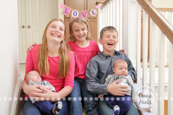 Connie Hanks Photography // ClickyChickCreates.com // C kids Christmas family photography 2014