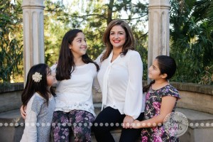 Connie Hanks Photography // ClickyChickCreates.com // Mother, Daughters, Balboa Park, poses, girls,