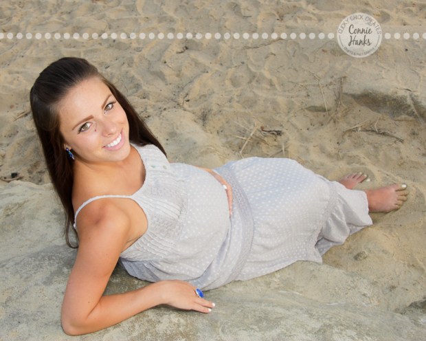 Connie Hanks Photography // ClickyChickCreates.com // San Diego maternity photo session , beach maternity photos,