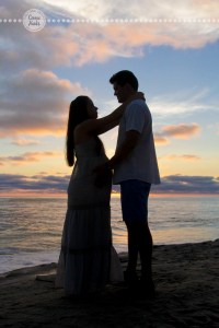 Connie Hanks Photography // ClickyChickCreates.com // San Diego maternity photo session , beach maternity photos,