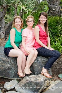 Connie Hanks Photography // ClickyChickCreates.com // San Diego family photo session, family photos, multi-generational, extended family, large family