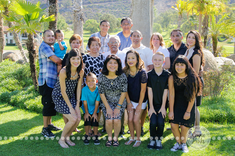 Connie Hanks Photography // ClickyChickCreates.com // San Diego family photo session, family photos, multi-generational, extended family, large family