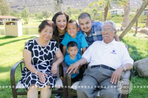 Connie Hanks Photography // ClickyChickCreates.com // San Diego family photo session, family photos, multi-generational, extended family, large family