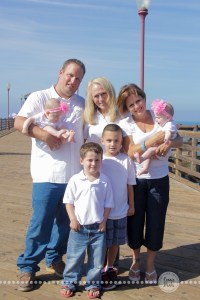 Connie Hanks Photography // ClickyChickCreates.com // San Diego family photo session, family photos, multi-generational, extended family, large family