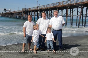 Connie Hanks Photography // ClickyChickCreates.com // San Diego family photo session, family photos, multi-generational, extended family, large family