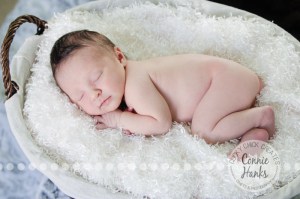 Connie Hanks Photography // ClickyChickCreates.com // San Diego newborn photography, family photo session, family photography, baby girl