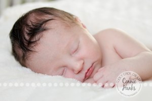 Connie Hanks Photography // ClickyChickCreates.com // San Diego newborn photography, family photo session, family photography, baby girl