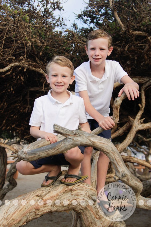 Connie Hanks Photography // ClickyChickCreates.com // family beach photos, San Diego family photography, family photo session, family photography, beach photography, couple, brothers, sons, siblings