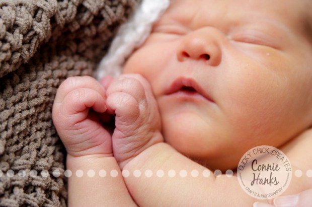 Connie Hanks Photography // ClickyChickCreates.com // newborn, baby photos, San Diego newborn photography, family photo session, family photography, baby girl, family