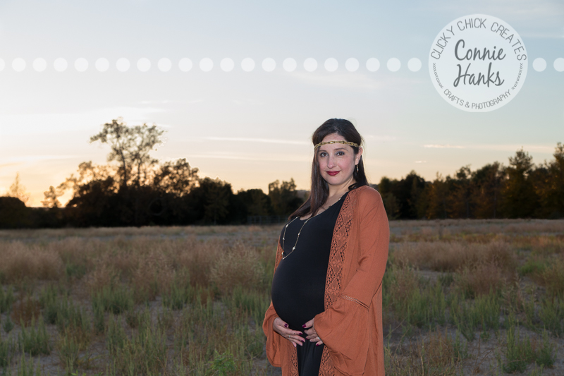 Connie Hanks Photography // ClickyChickCreates.com // maternity photos, belly photos, San Diego maternity photography, pregnancy photo session, maternity photography, nature, rustic, field, woodsy, wooded, Los Penasquitos Canyon Preserve