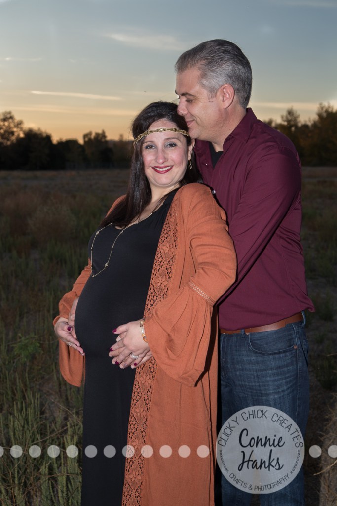 Connie Hanks Photography // ClickyChickCreates.com // maternity photos, belly photos, San Diego maternity photography, pregnancy photo session, maternity photography, nature, rustic, field, woodsy, wooded, Los Penasquitos Canyon Preserve