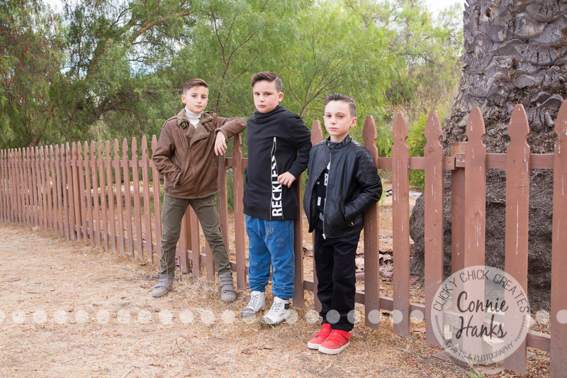 Connie Hanks Photography // ClickyChickCreates.com // family photos, San Diego family photography, family photo session, siblings, rustic, Los Penasquitos Canyon Preserve