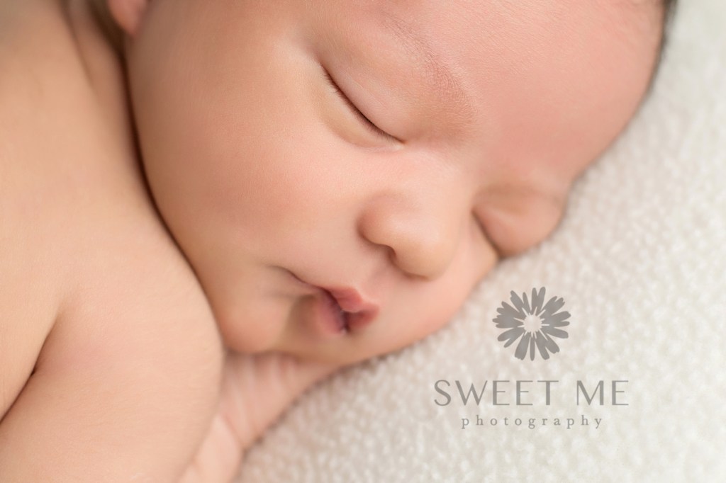 Sweet Me Photography // ClickyChickCreates.com // newborn photography, new baby photography, san diego newborn photography