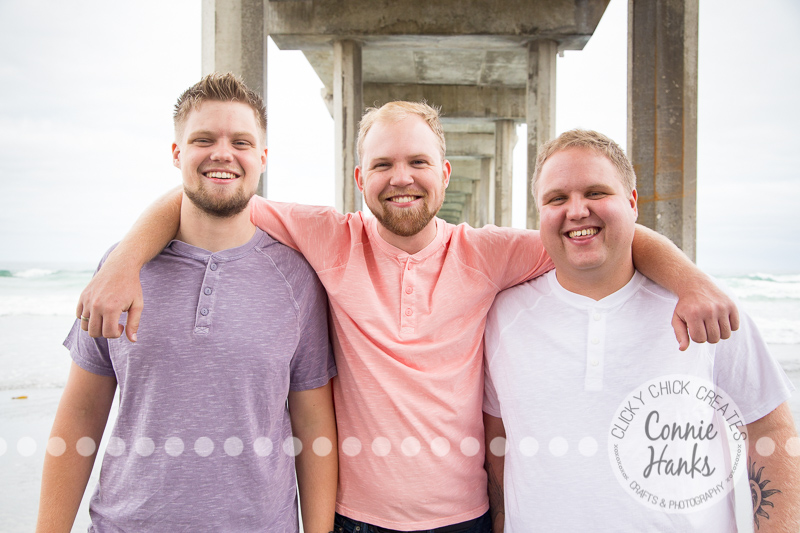 Connie Hanks Photography // ClickyChickCreates.com // La Jolla family photos, San Diego family photography, family photo session, siblings, La Jolla, Scripps Pier