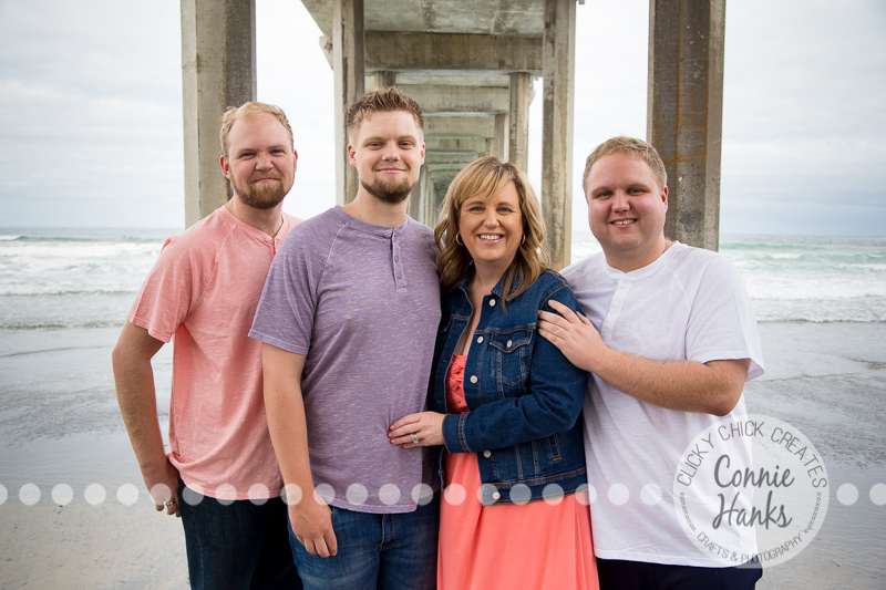 Connie Hanks Photography // ClickyChickCreates.com // La Jolla family photos, San Diego family photography, family photo session, siblings, La Jolla, Scripps Pier